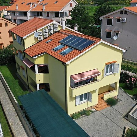 Apartments Luni Baska  Exterior photo