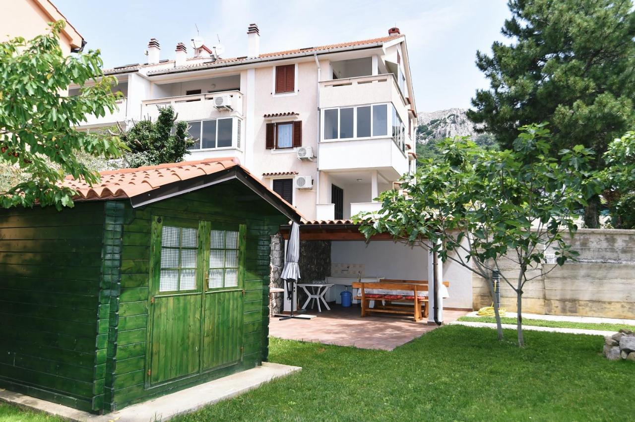 Apartments Luni Baska  Exterior photo